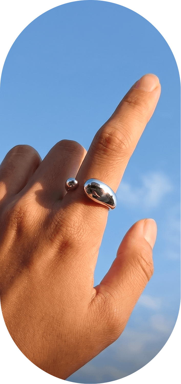 Hand wearing the Catellect ring